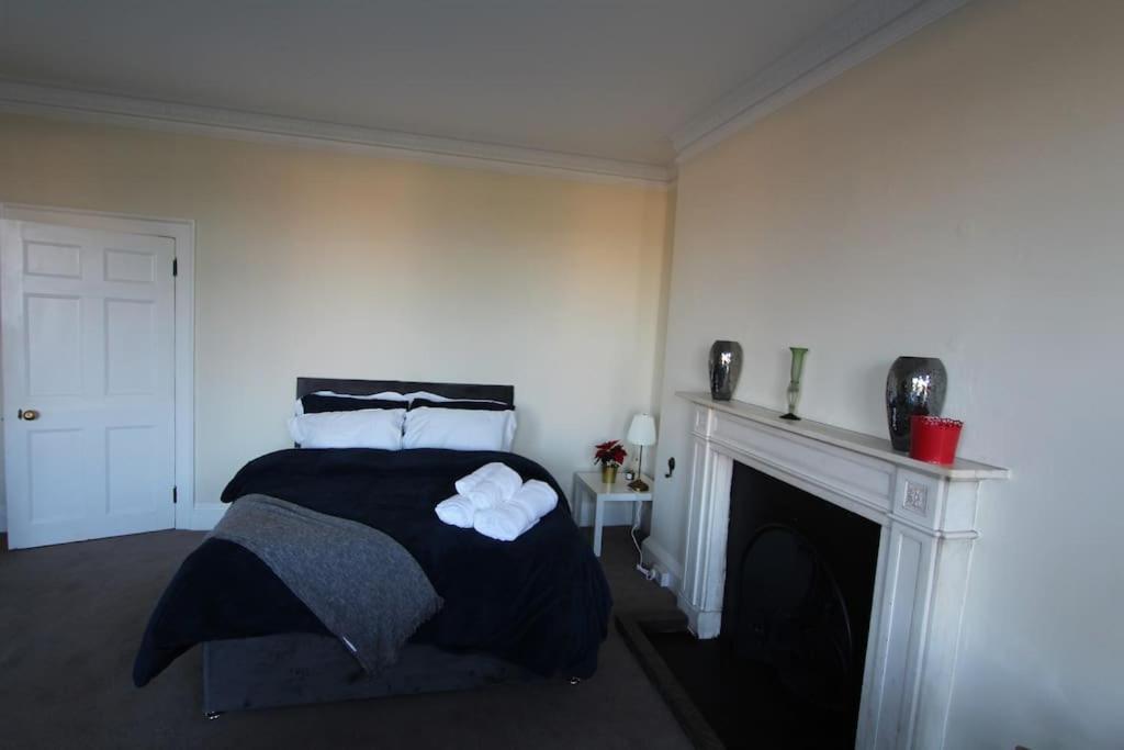 Villa Perfect For Large Family & Friends, Free Parking, Games Reading Esterno foto