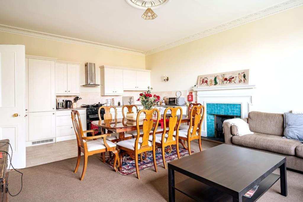 Villa Perfect For Large Family & Friends, Free Parking, Games Reading Esterno foto